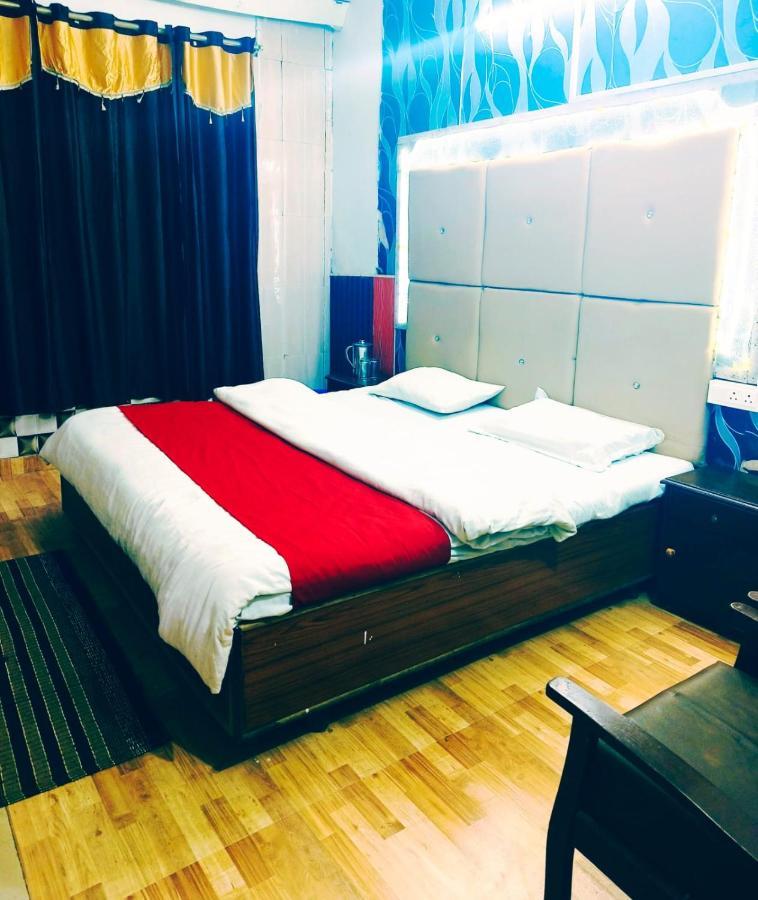 Hotel Holiday Dalhousie - Near Ghandhi Chowk Mall Road Luaran gambar