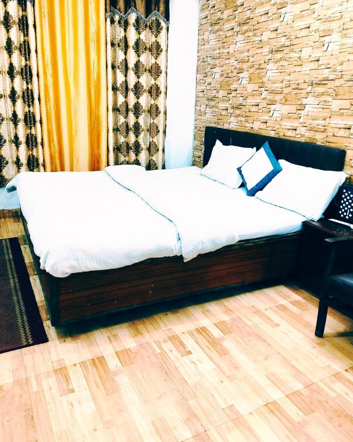 Hotel Holiday Dalhousie - Near Ghandhi Chowk Mall Road Luaran gambar