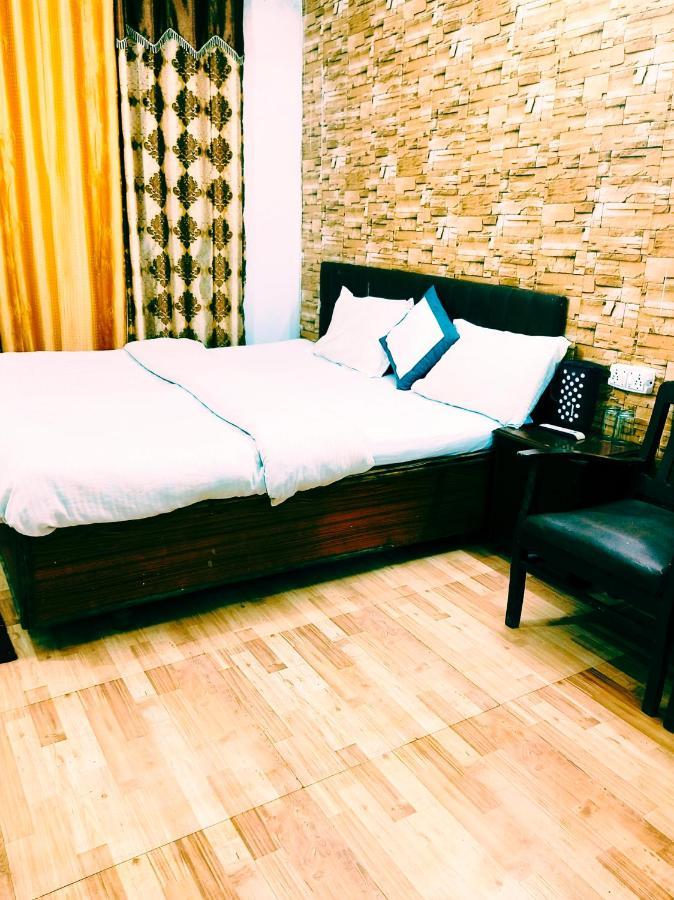 Hotel Holiday Dalhousie - Near Ghandhi Chowk Mall Road Luaran gambar