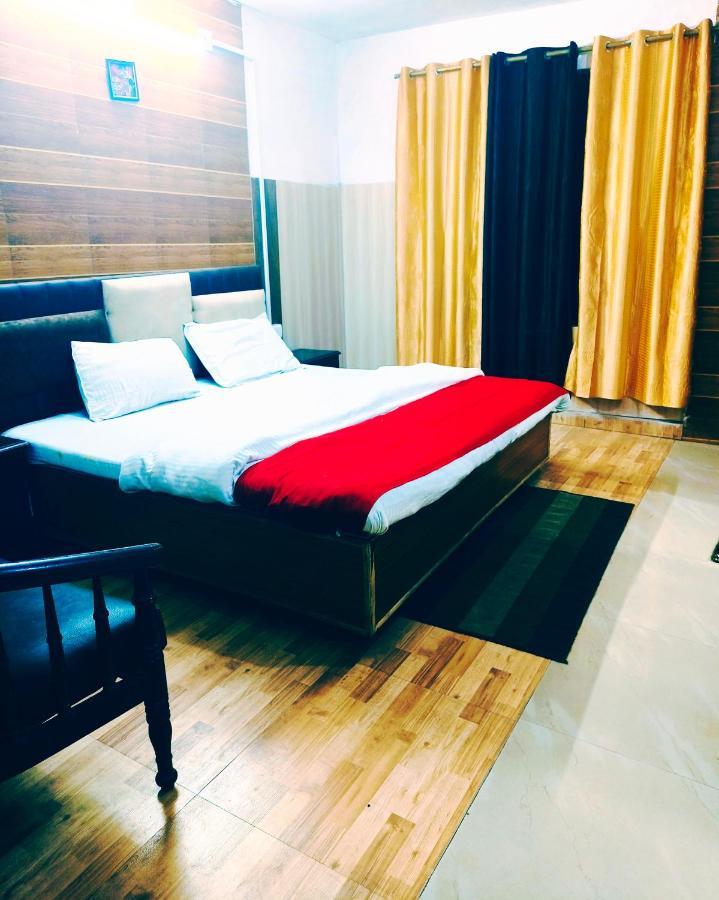 Hotel Holiday Dalhousie - Near Ghandhi Chowk Mall Road Luaran gambar